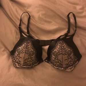 VICTORIA’S SECRET Bombshell Plunge Bra
